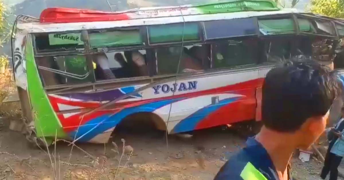 गुल्मीमा बस दुर्घटना हुँदा १३ जना घाइते, चालक गम्भीर