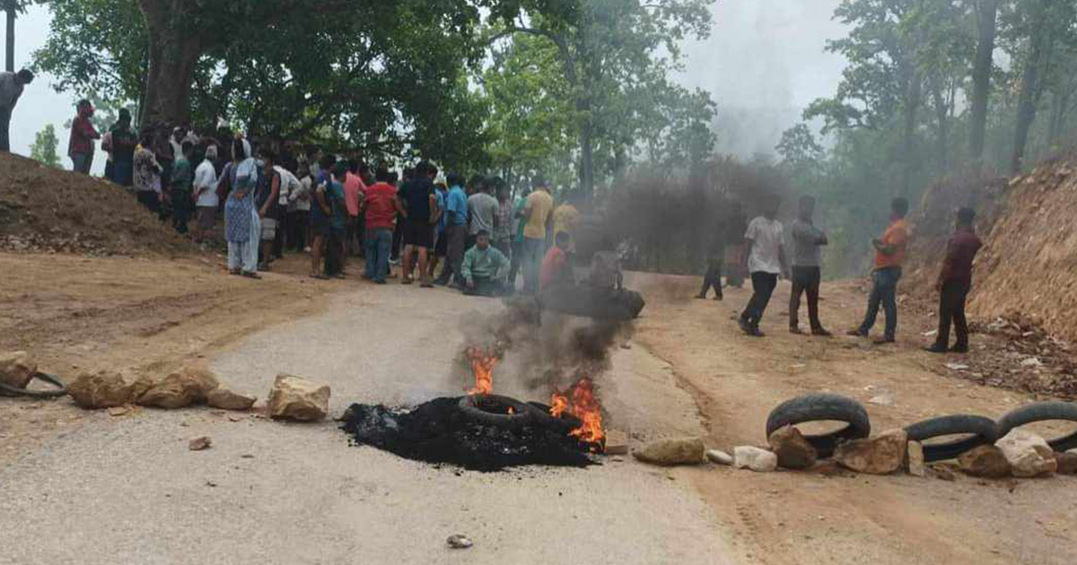 सर्पको टोकाइले मृत्यु भएपछि क्षतिपूर्ति माग्दै सडक अवरुद्ध