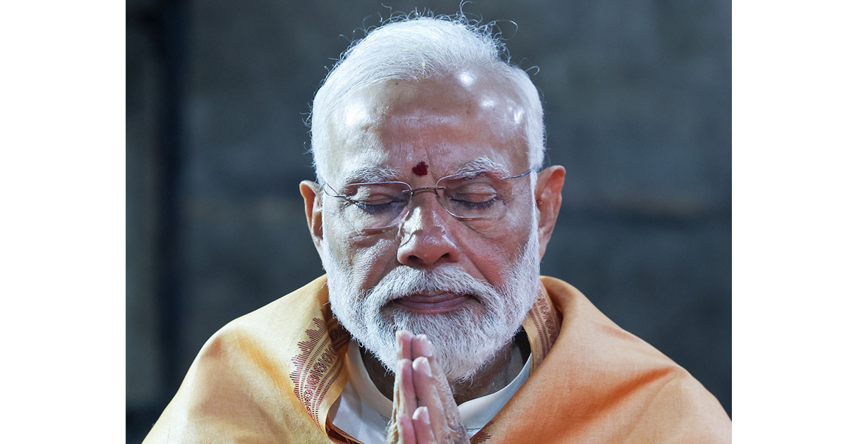 मतदान अघि ध्यानमा लिन हुँदै मोदी