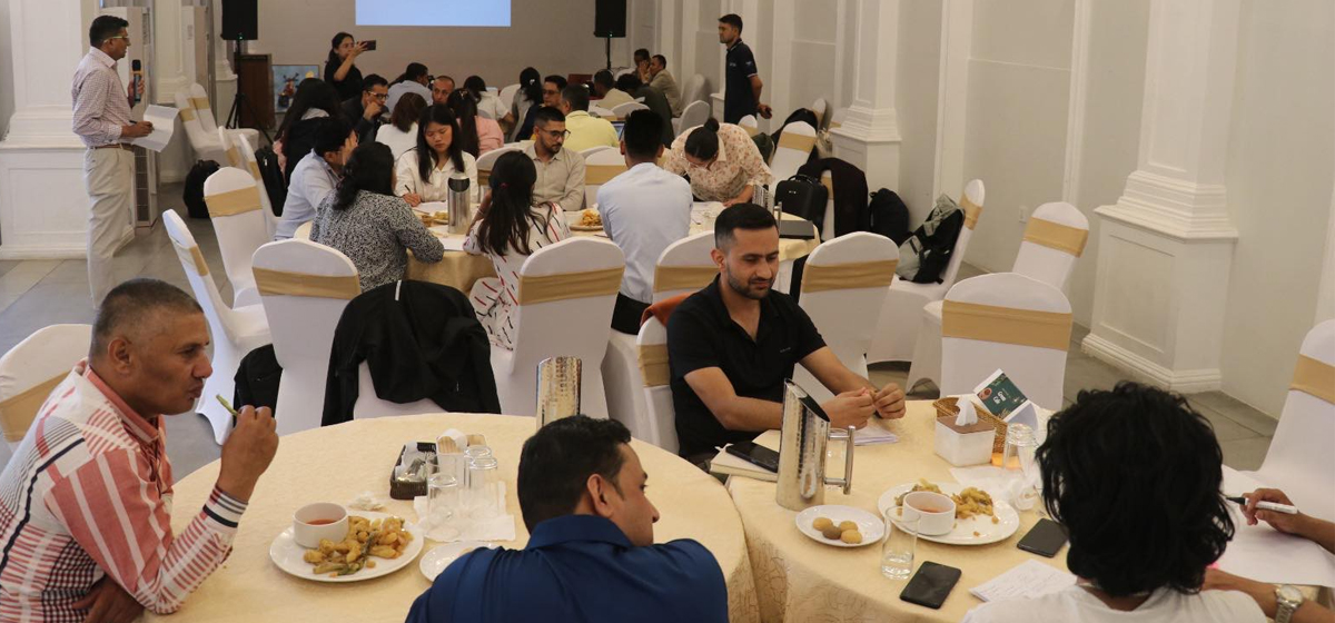 चक्रीय अथतन्त्रबारे पत्रकार र विज्ञहरूबिच छलफल