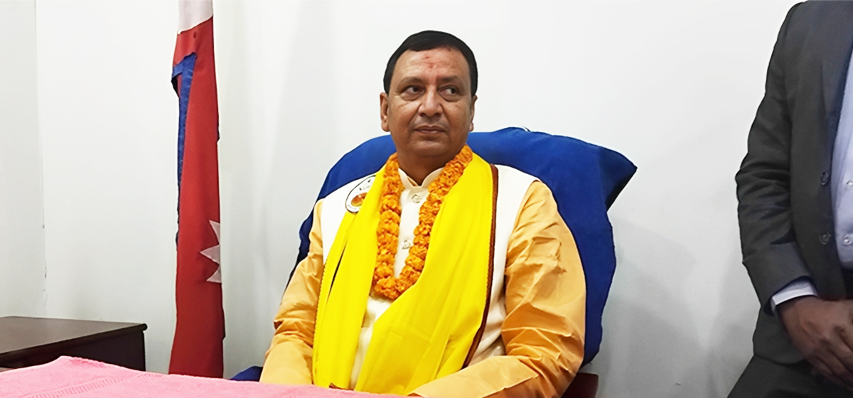 अल्पमतमा परेका मुख्यमन्त्री यादवले प्रक्रिया पुर्‍याउन विश्वासको मत लिँदै