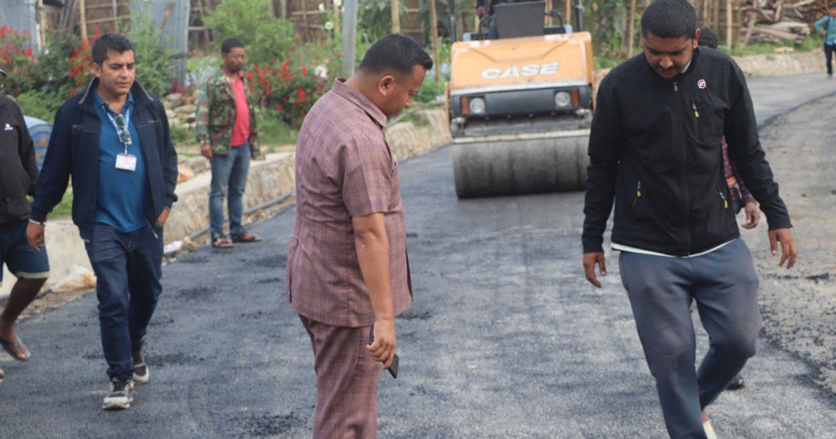 तिवारीभञ्ज्याङ–अधेँरीघाट सडक कालोपत्र