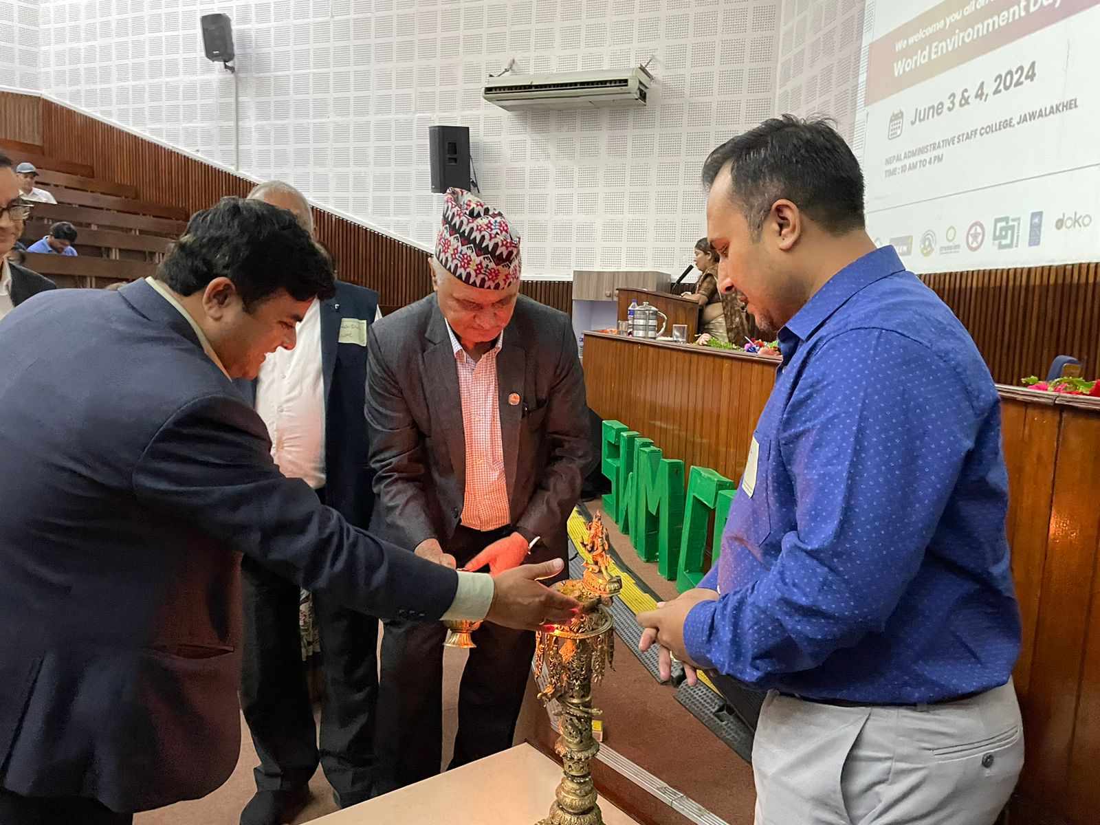 फोहोरमैला व्यवस्थापनमा गम्भीर समस्या छ: मन्त्री जोशी