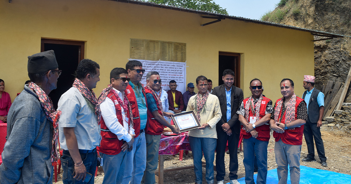 चन्दा सङ्कलन गरेर विद्यालय भवन निर्माण