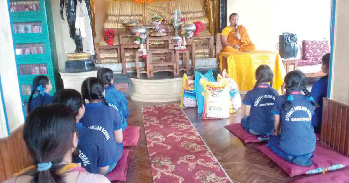 विद्यार्थीको धान, भिक्षुलाई दान