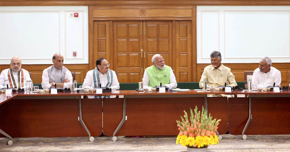 १६ औँ प्रधानमन्त्री बन्दै मोदी, प्रधानमन्त्री दाहाललाई पनि शपथ समारोहमा निम्तो