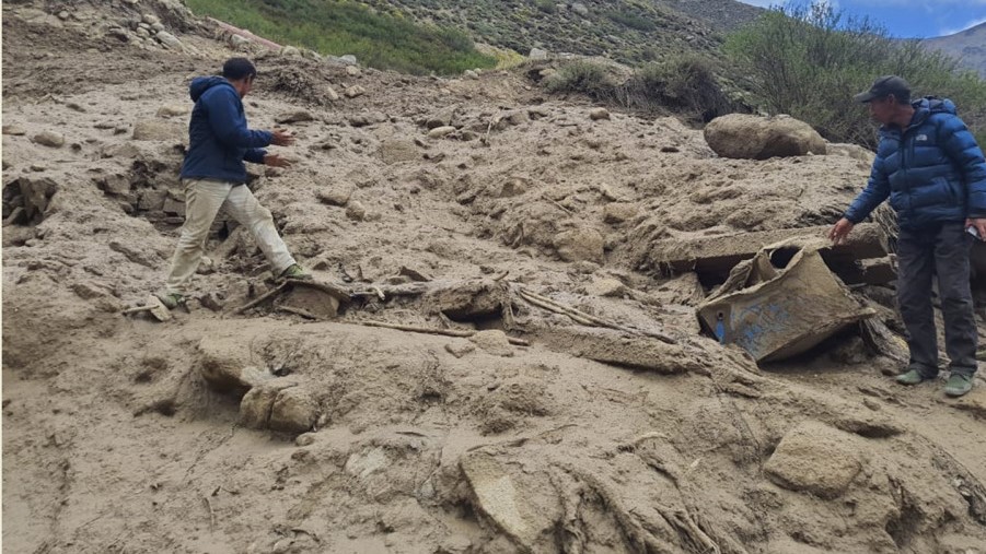 पहिरो गएपछी २ घरमा क्षति, १८ परिवार विस्थापित