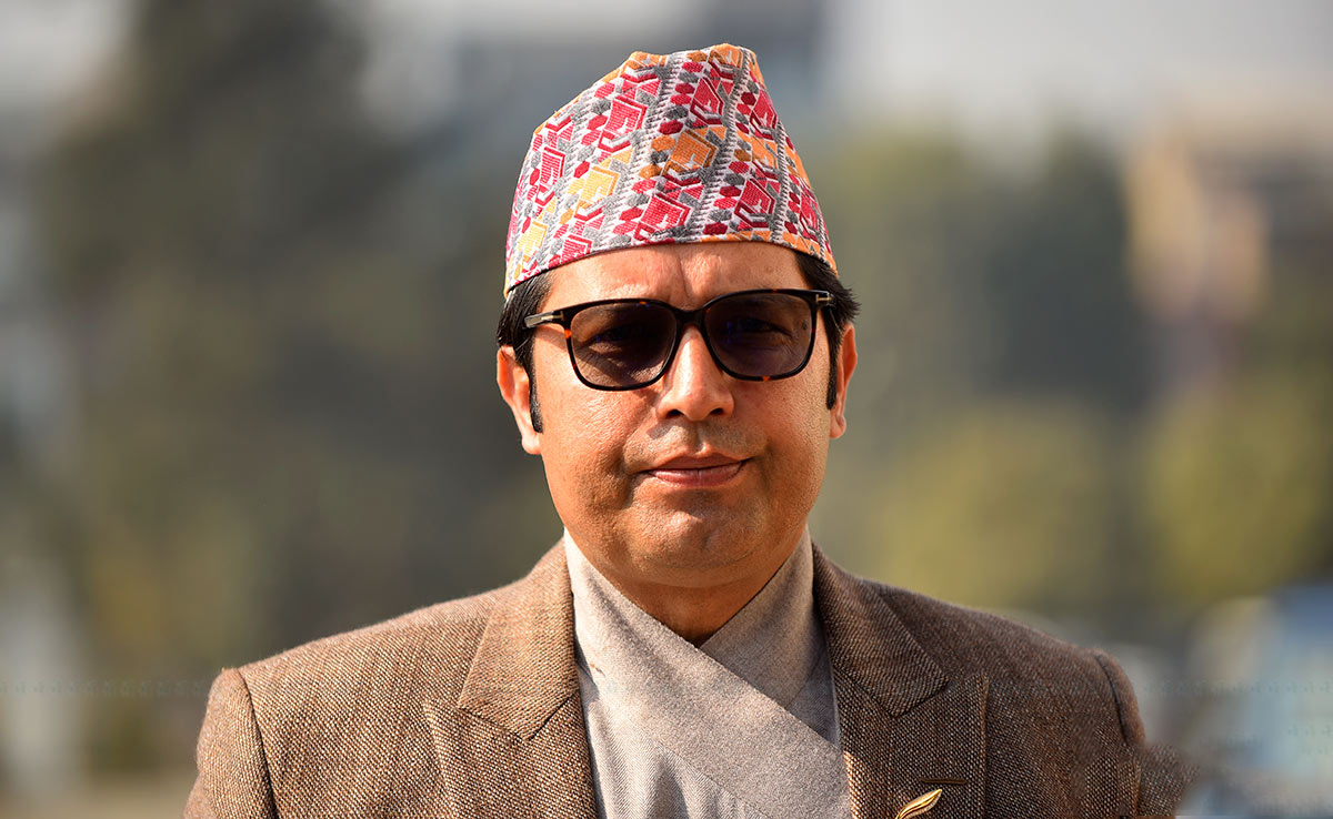 जोशी उपचारका लागि अमेरिका प्रस्थान