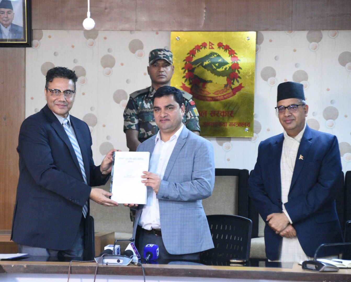 नागरिकले उचित मूल्यमा औषधि पाउने वातावरण तयार गर्छौँ : मन्त्री पौडेल