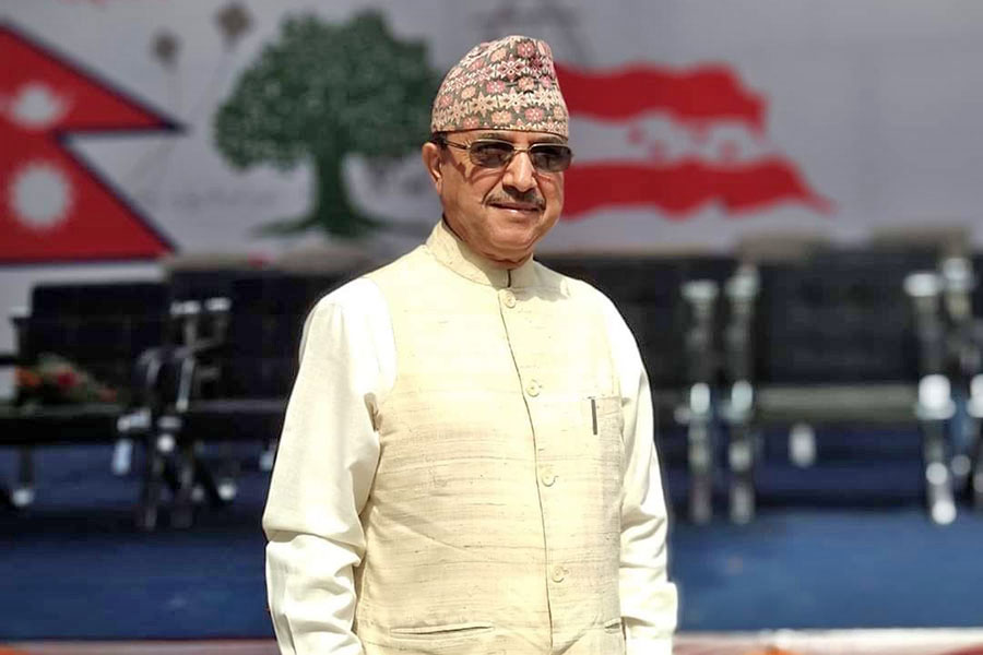 हात हातमा संविधान बोकेर निस्किँदै कांग्रेस