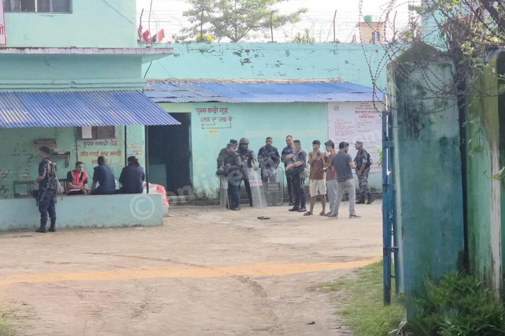 कैलाली कारागारबाट भागेका २५ कैदीबन्दी पक्राउ