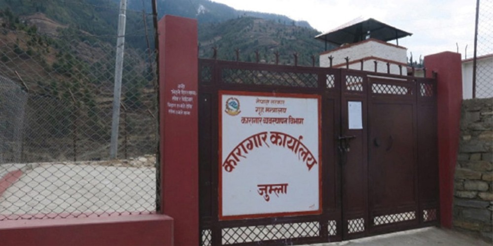 दुई जिल्लाका २९ कैदी अझैं फरार