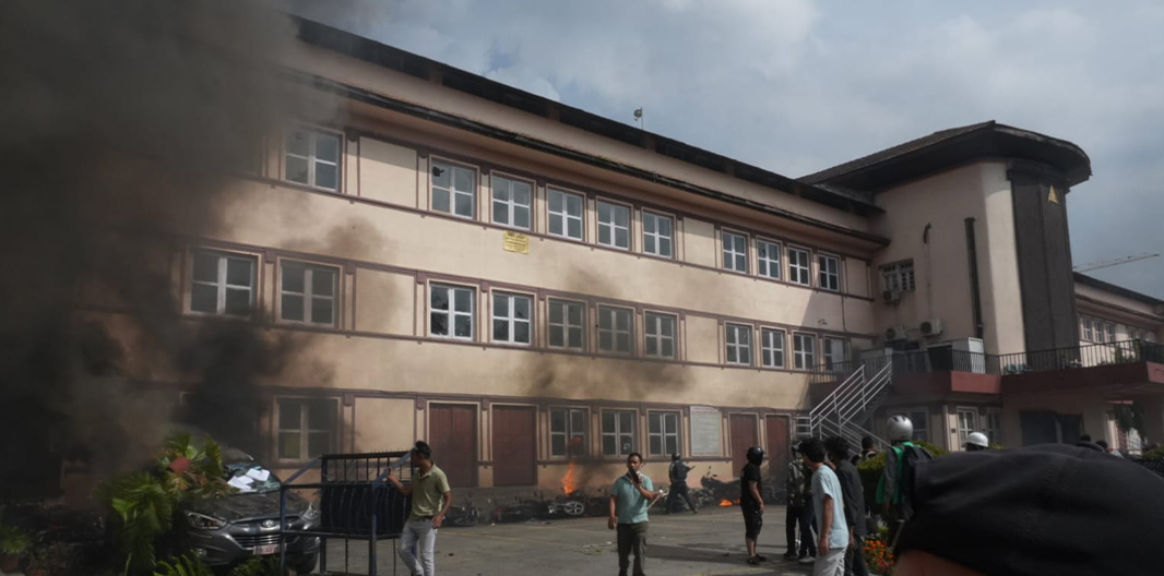 भदौ २४ को घटना अनुसन्धान गर्न सर्वोच्च र काठमाडौँ जिल्ला अदालतले दिए प्रहरीमा जाहेरी